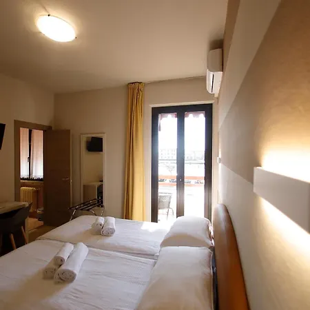 Primavera Hotel