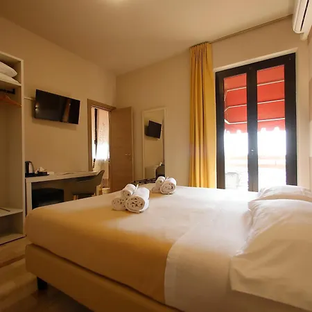 Primavera 2* Πεσκιέρα ντελ Γκάρντα