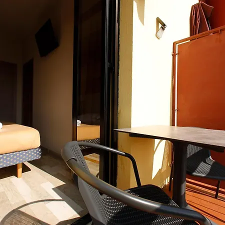Primavera Hotel 2*