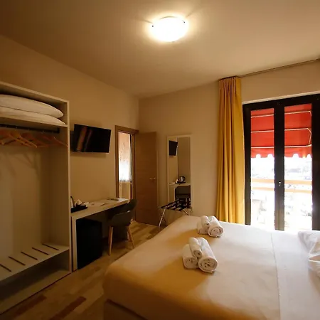 Primavera פסקיארה דל גארדה