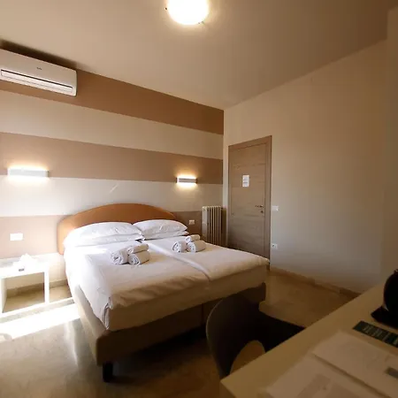 Primavera 2* פסקיארה דל גארדה