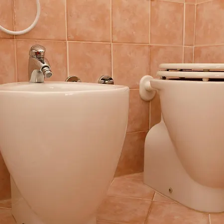 Primavera מלון 2*